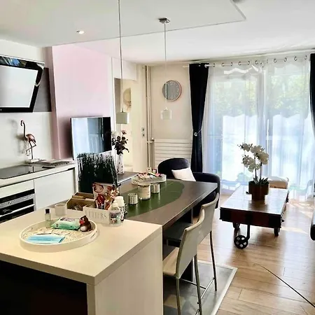 Un Ecrin De Verdure Aux Portes De Paris Apartment Bry-sur-Marne